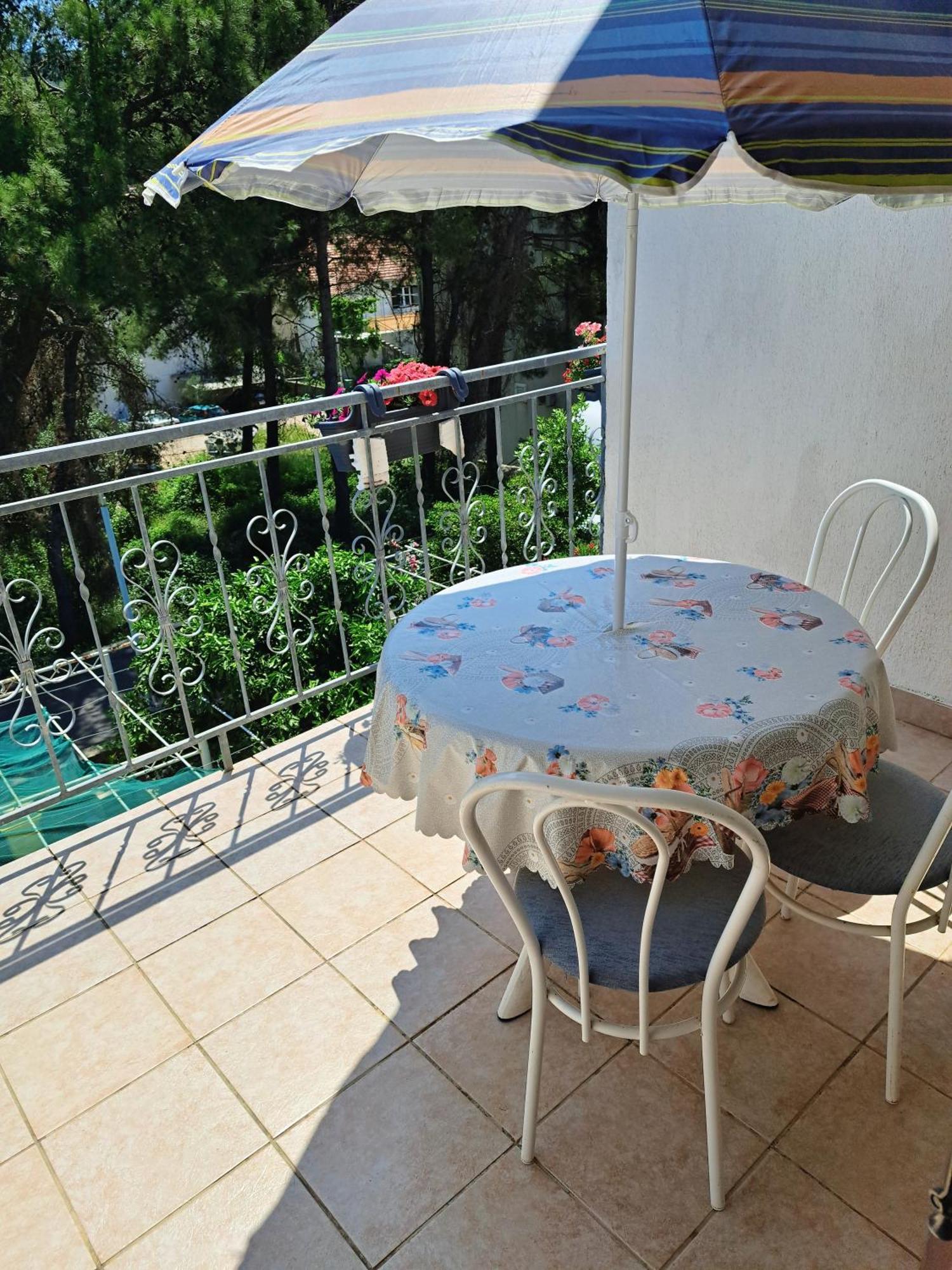 Apartments 1000 Flowers Stari Grad  Quarto foto