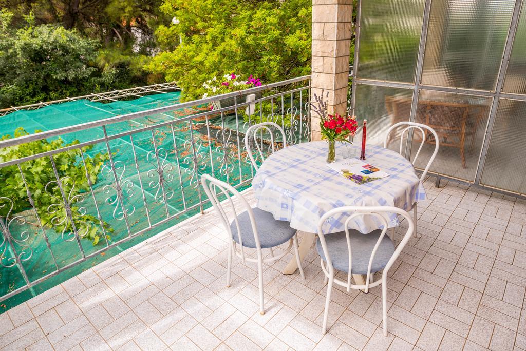 Apartments 1000 Flowers Stari Grad  Exterior foto